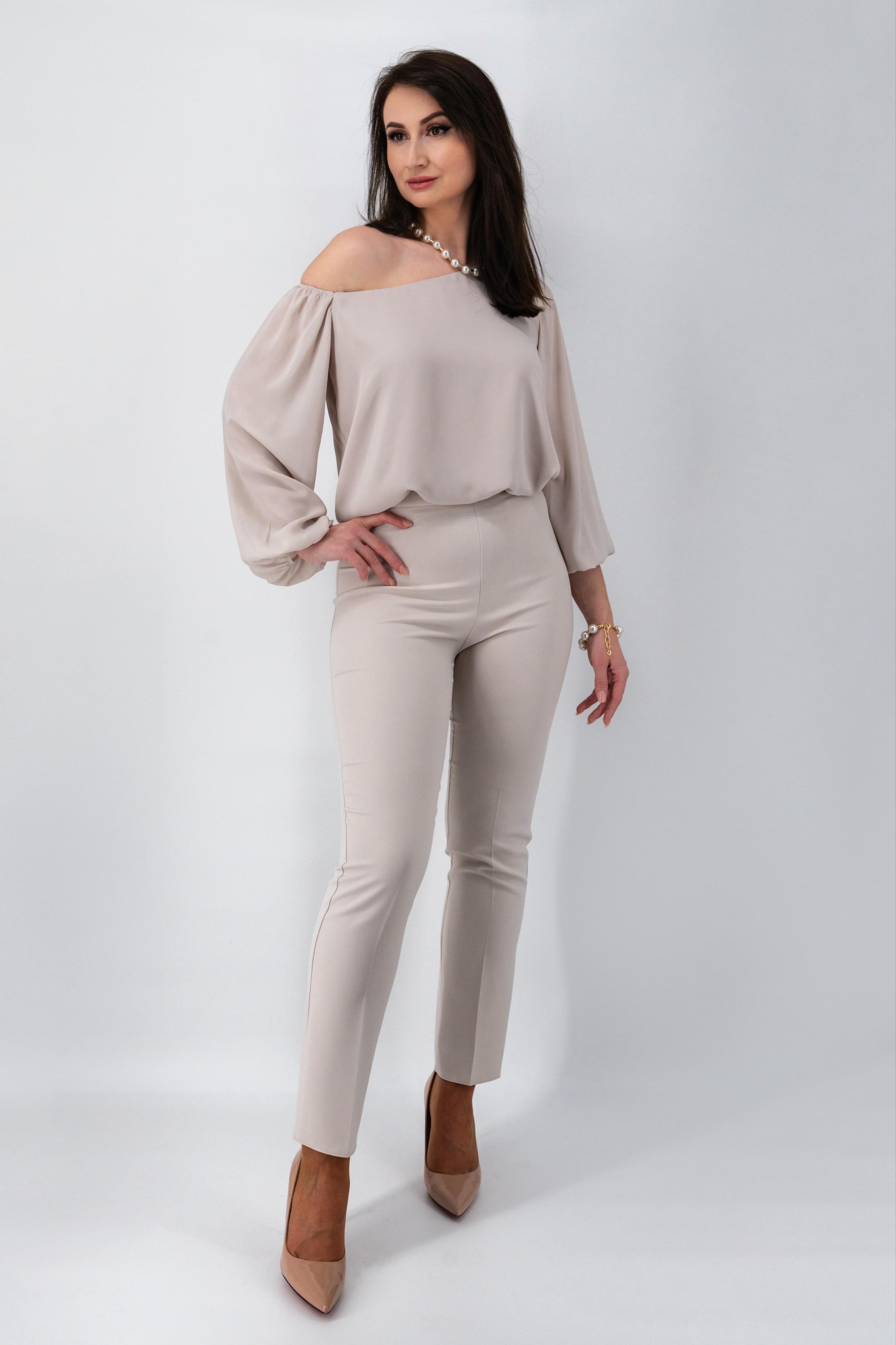 Beige blouse met open schouder-MyEssentials