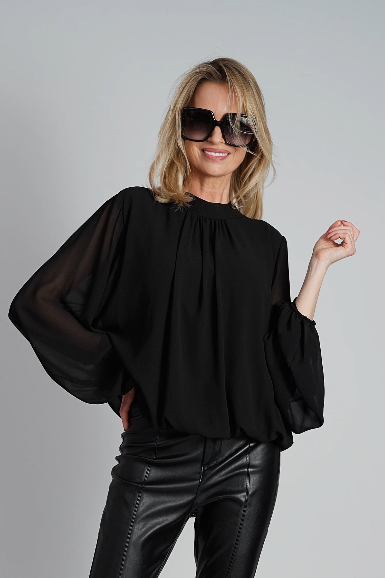 Zwarte chiffon blouse-MyEssentials