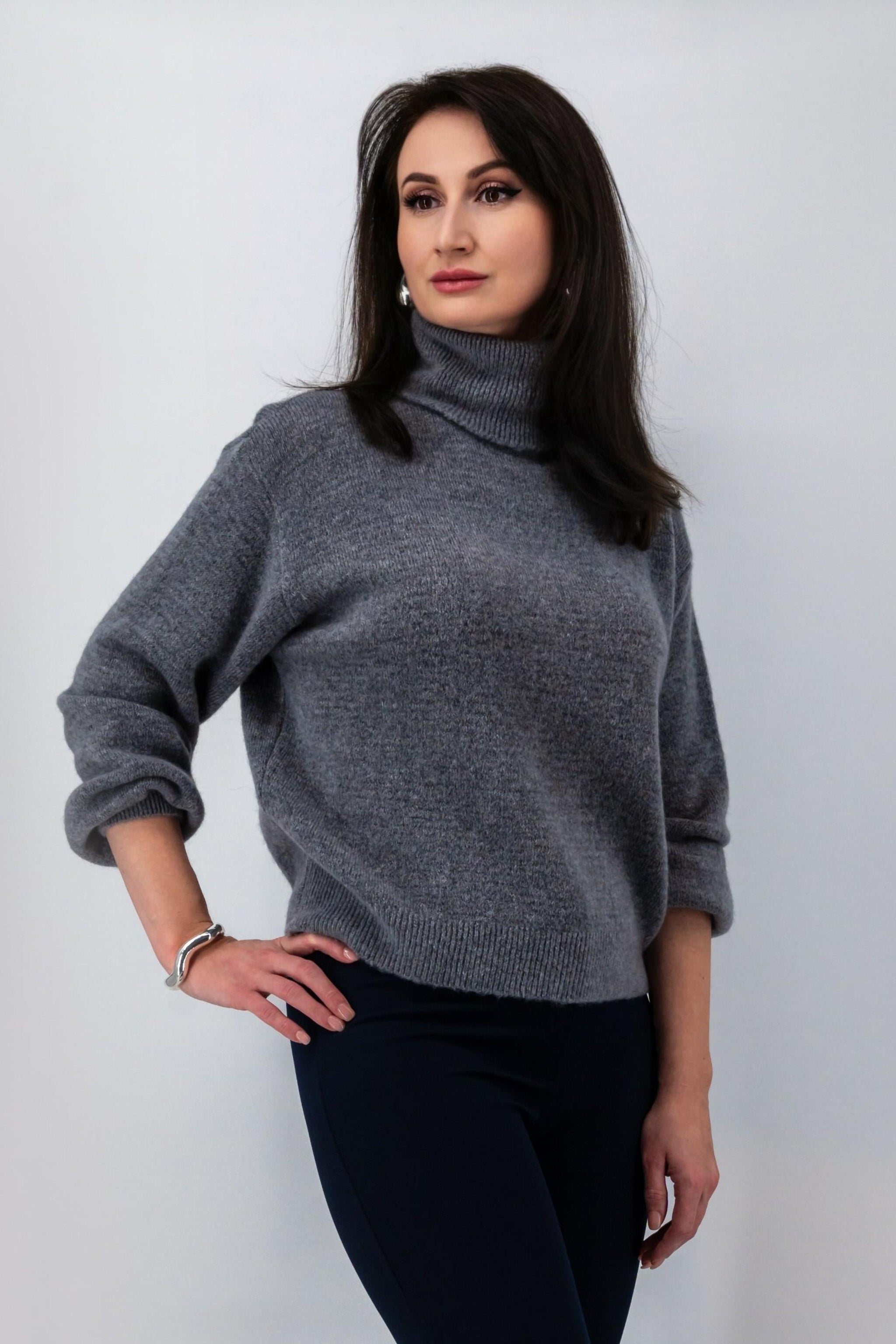 Grijze rolkraagtrui met baby alpaca-MyEssentials